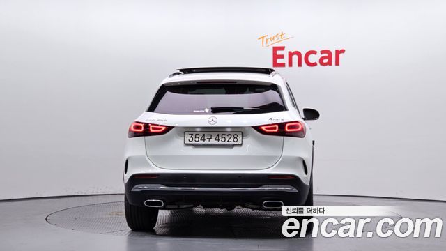 Mercedes-Benz GLA-Class GLA250 4MATIC