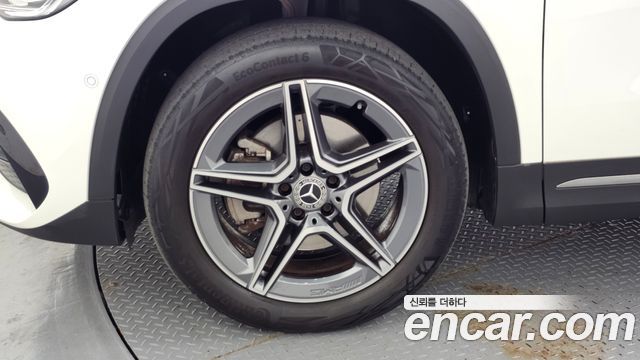 Mercedes-Benz GLA-Class GLA250 4MATIC