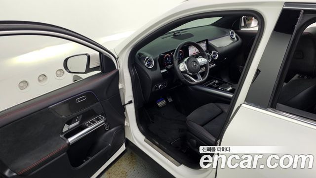 Mercedes-Benz GLA-Class GLA250 4MATIC