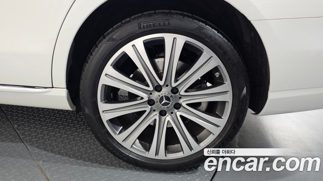 Mercedes-Benz E-Class E350 4MATIC Exclusive