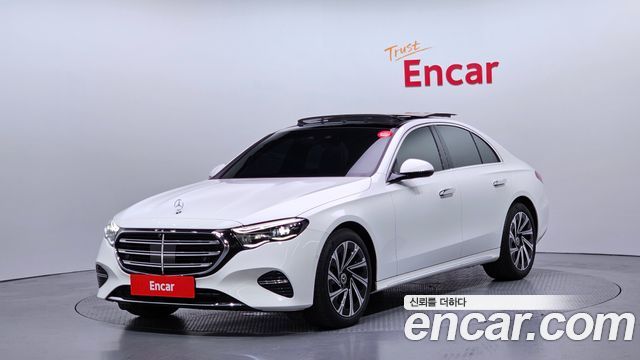 Mercedes-Benz E-Class E300 4MATIC Exclusive