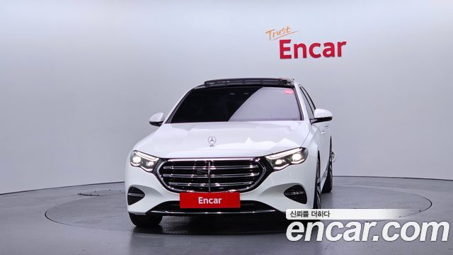 Mercedes-Benz E-Class E300 4MATIC Exclusive
