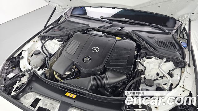 Mercedes-Benz E-Class E300 4MATIC Exclusive