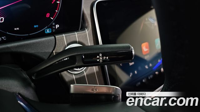 Mercedes-Benz E-Class E300 4MATIC Exclusive
