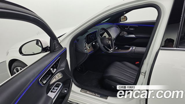 Mercedes-Benz E-Class E300 4MATIC Exclusive