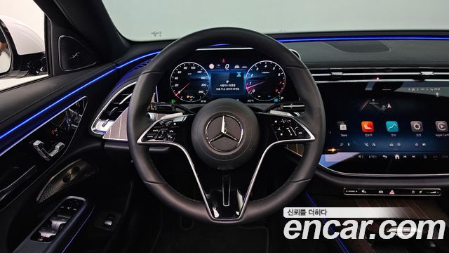Mercedes-Benz E-Class E300 4MATIC Exclusive