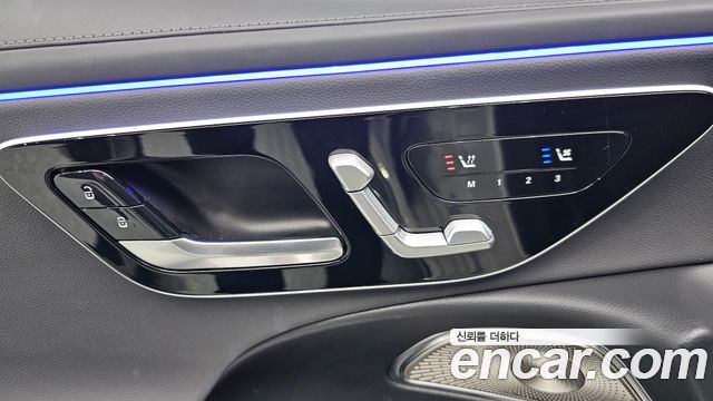 Mercedes-Benz E-Class E300 4MATIC Exclusive