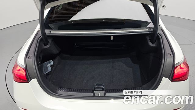 Mercedes-Benz E-Class E300 4MATIC Exclusive
