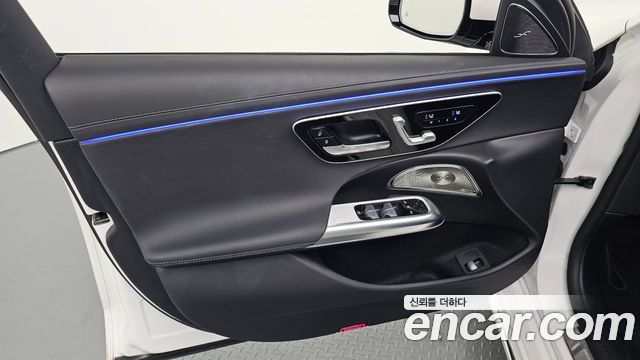 Mercedes-Benz E-Class E300 4MATIC Exclusive