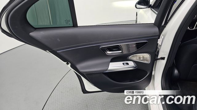 Mercedes-Benz E-Class E300 4MATIC Exclusive