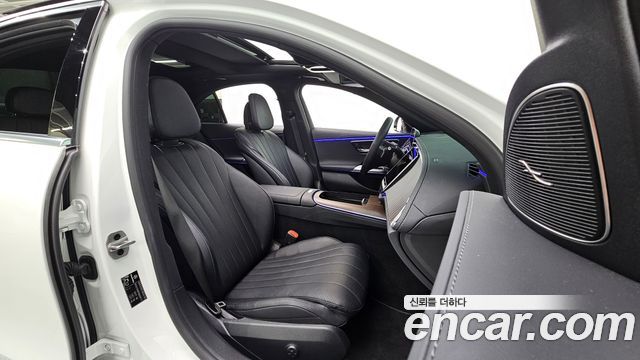Mercedes-Benz E-Class E300 4MATIC Exclusive