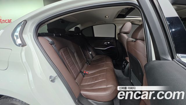 BMW 3-Series 320d Luxury