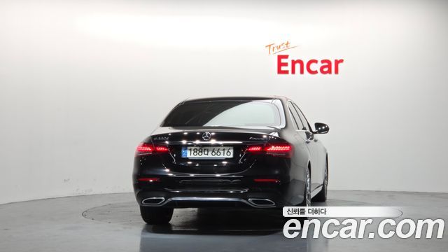 Mercedes-Benz E-Class E220d 4MATIC AMG Line