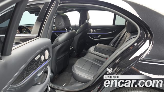Mercedes-Benz E-Class E220d 4MATIC AMG Line