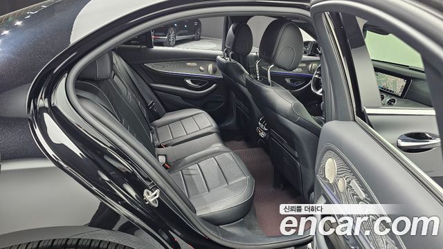 Mercedes-Benz E-Class E350 4MATIC AMG Line