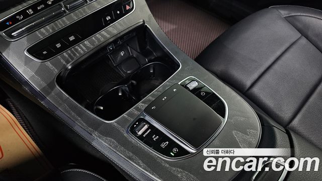 Mercedes-Benz E-Class E350 4MATIC AMG Line