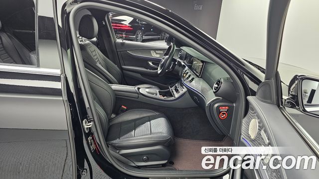 Mercedes-Benz E-Class E350 4MATIC AMG Line