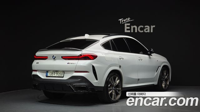 BMW X6 M50i