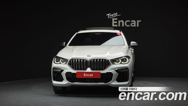 BMW X6 M50i