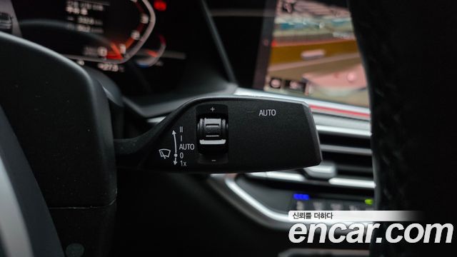 BMW X6 M50i