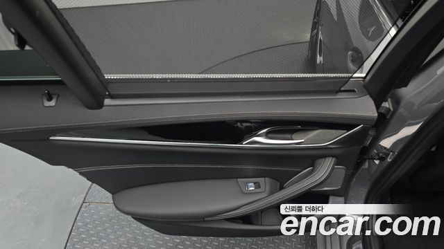 BMW 5-Series 530i M Sport Package