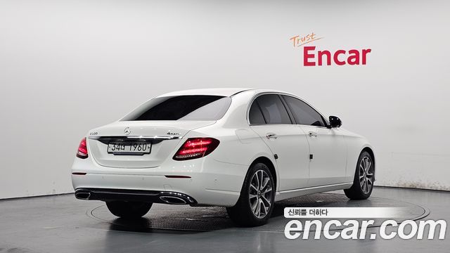 Mercedes-Benz E-Class E300 4MATIC Avnatgarde