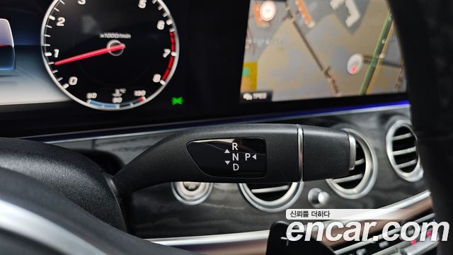 Mercedes-Benz E-Class E300 4MATIC Avnatgarde