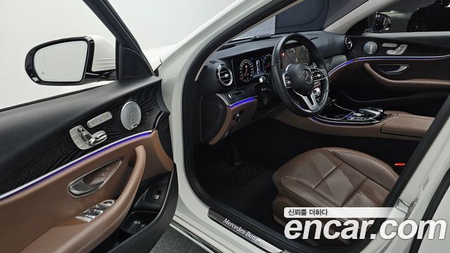 Mercedes-Benz E-Class E300 4MATIC Avnatgarde