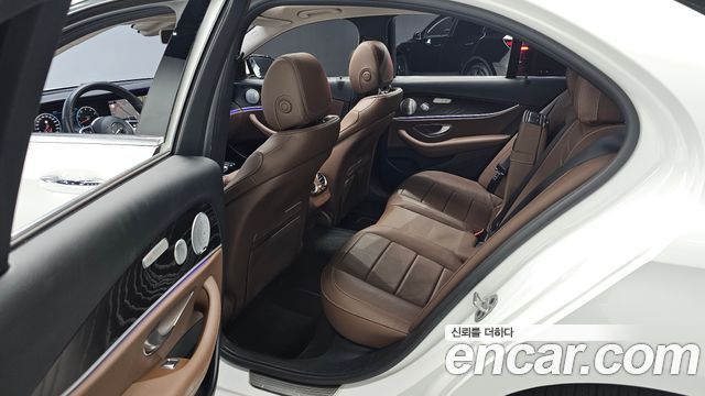 Mercedes-Benz E-Class E300 4MATIC Avnatgarde