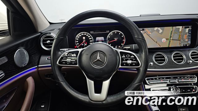 Mercedes-Benz E-Class E300 4MATIC Avnatgarde