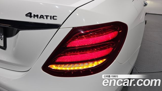 Mercedes-Benz E-Class E300 4MATIC Avnatgarde