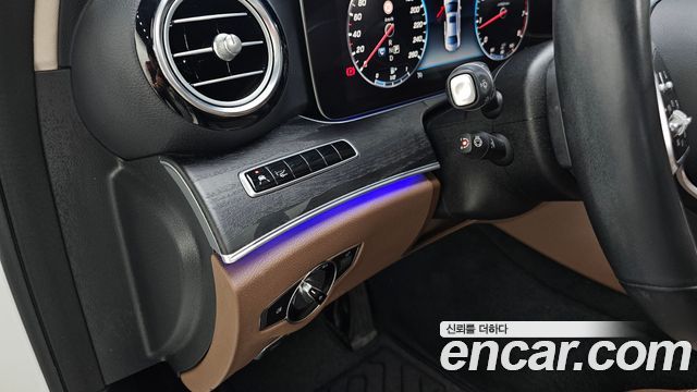 Mercedes-Benz E-Class E300 4MATIC Avnatgarde