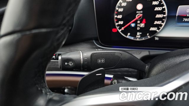 Mercedes-Benz E-Class E300 4MATIC Avnatgarde