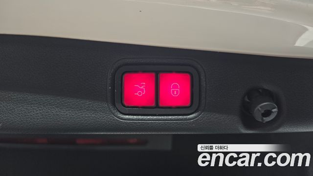 Mercedes-Benz E-Class E300 4MATIC Avnatgarde