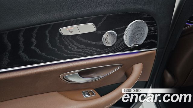 Mercedes-Benz E-Class E300 4MATIC Avnatgarde