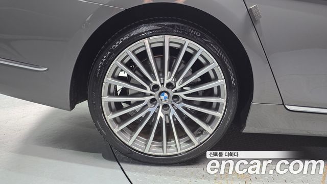 BMW 7-Series 730d xDrive Design Pure Excellence