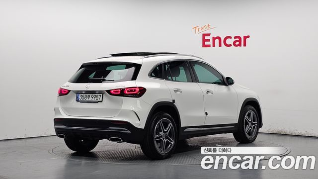 Mercedes-Benz GLA-Class GLA250 4MATIC