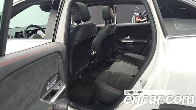 Mercedes-Benz GLA-Class GLA250 4MATIC