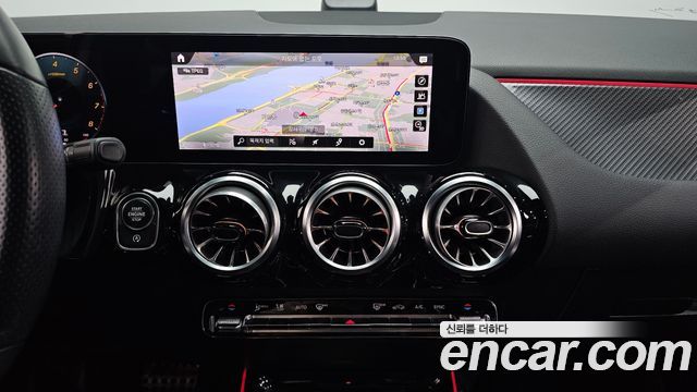 Mercedes-Benz GLA-Class GLA250 4MATIC