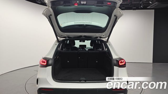 Mercedes-Benz GLA-Class GLA250 4MATIC