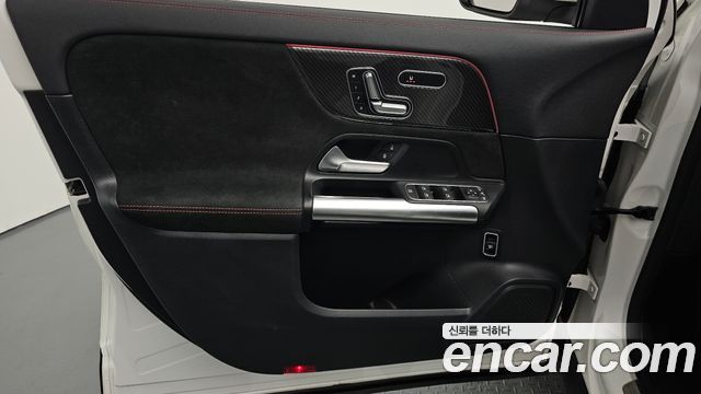 Mercedes-Benz GLA-Class GLA250 4MATIC