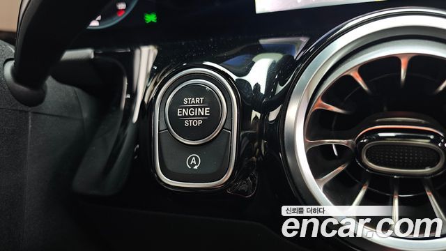 Mercedes-Benz GLA-Class GLA250 4MATIC