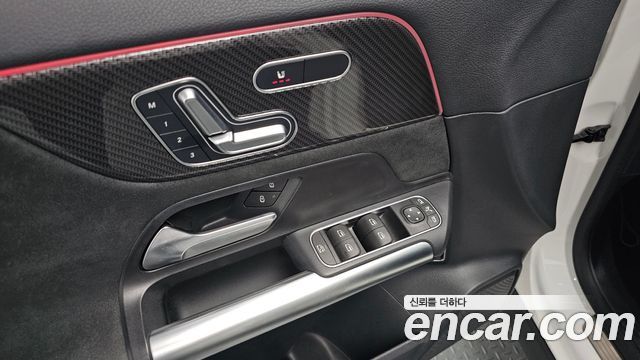 Mercedes-Benz GLA-Class GLA250 4MATIC