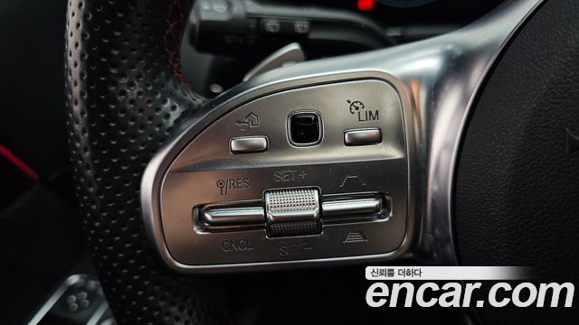 Mercedes-Benz GLA-Class GLA250 4MATIC