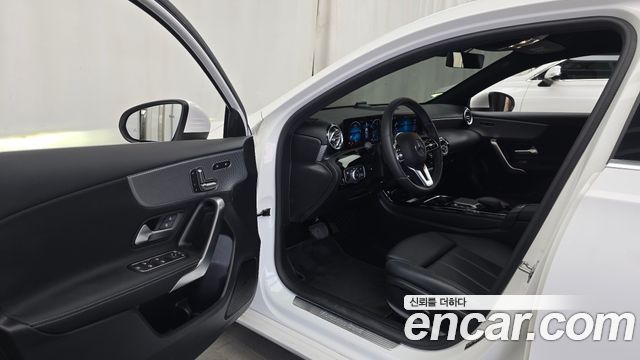 Mercedes-Benz A-Class A220 Hatchback