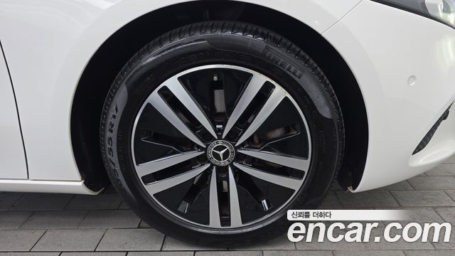Mercedes-Benz A-Class A220 Hatchback