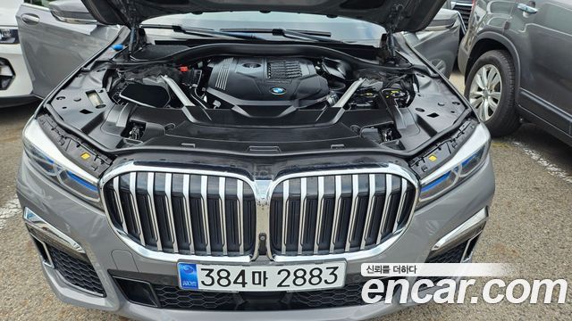 BMW 7-Series 740Li xDrive M Sport Package