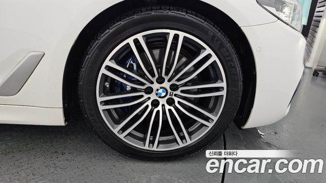 BMW 5-Series 530i M Sport Package Plus
