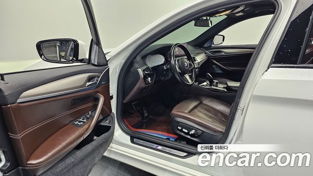 BMW 5-Series 530i M Sport Package Plus