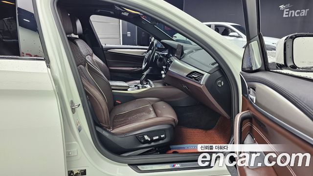 BMW 5-Series 530i M Sport Package Plus